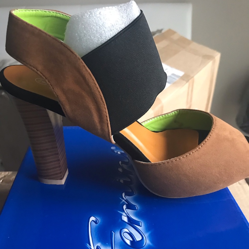 Femini Suade Pump